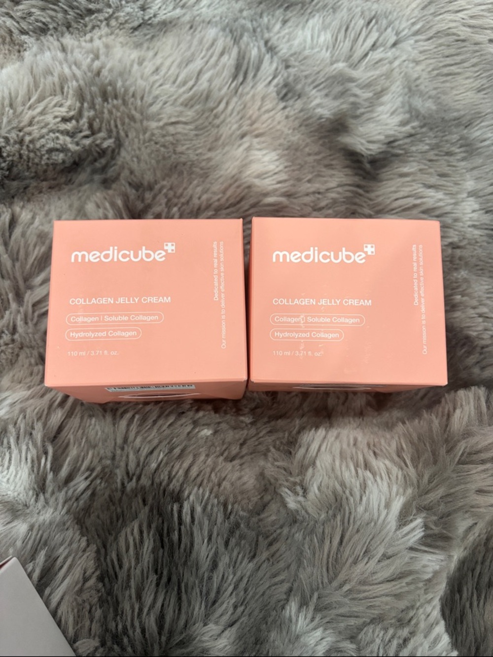 Medicube Collagen Jelly Cream - Peach Pink 2
